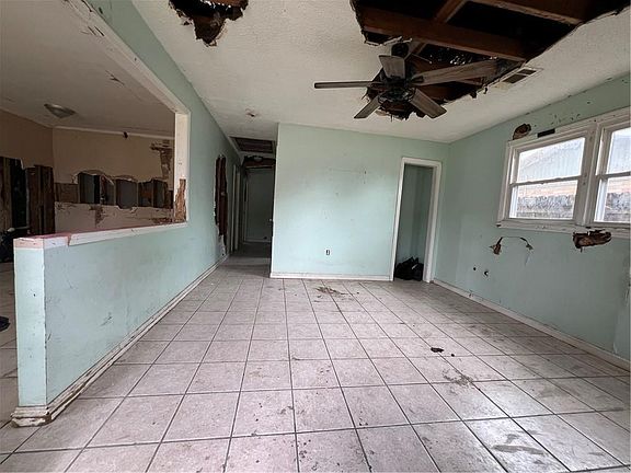 2nd image of 2033 Manor Heights Dr