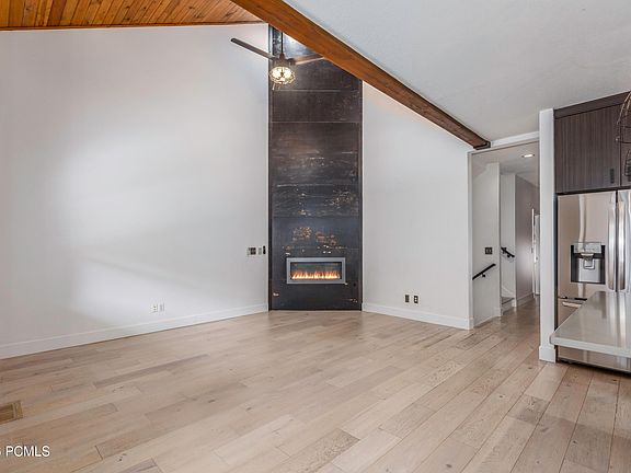 3rd image of 1967 Paddington Dr #11