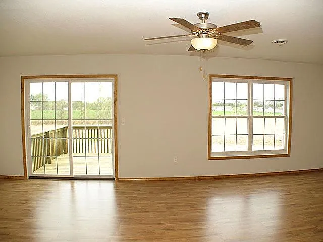 Living Room pic 1