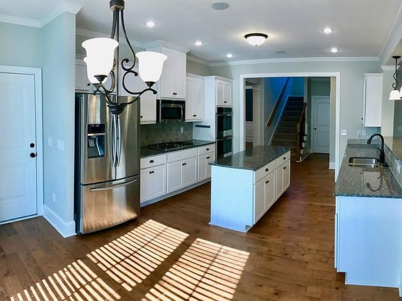 4th image of 465 Weyanoke Dr