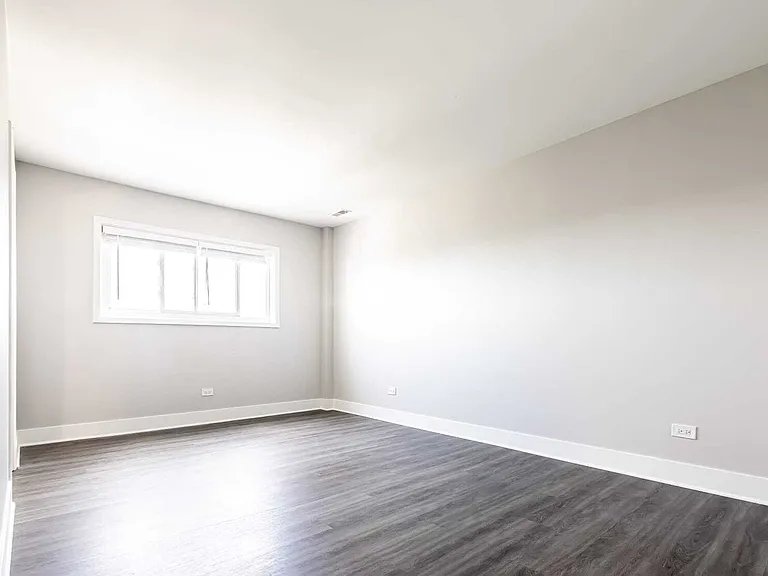 Grand Park Apartments — Photo 11