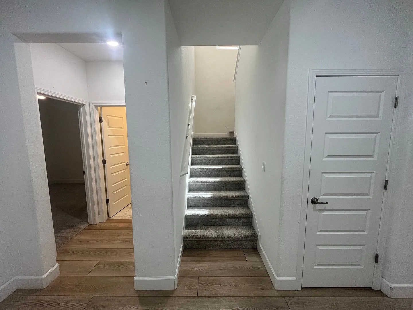 Folsom 2800 Sqft. 5 Bedroom 4 Bathroom Home for Rent — Photo 3