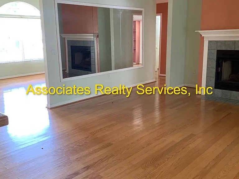 10335 NW 13th Ln — Photo 9
