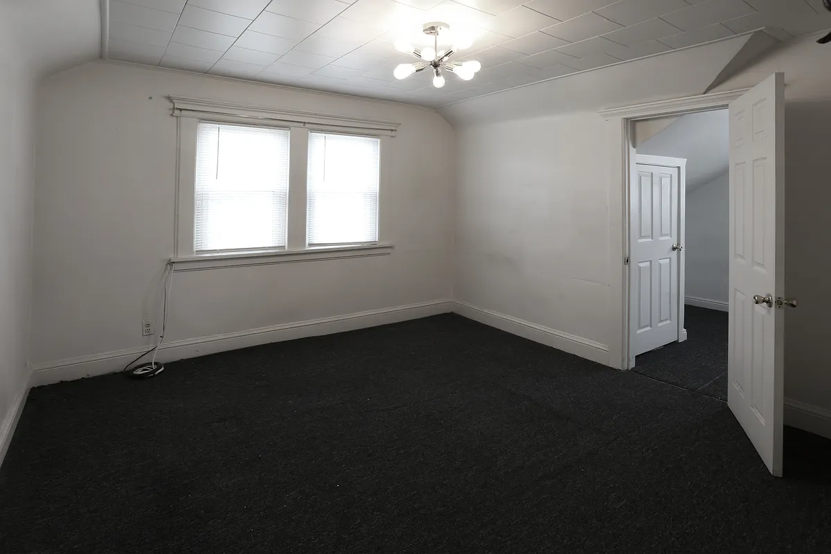 Building Photo - 193 Lafayette Ave #2
