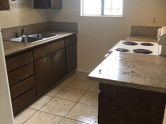 3rd image of 6011 Wilkinson St
