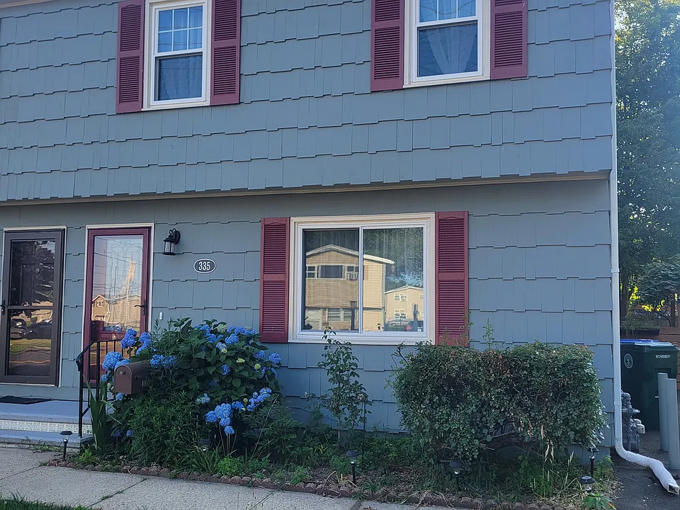 335 Woodend Rd