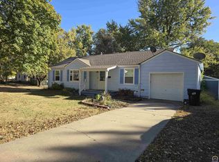 521 W 6th St, Holton, KS 66436