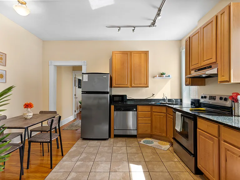 4421 Gibson Ave #1F — Photo 3