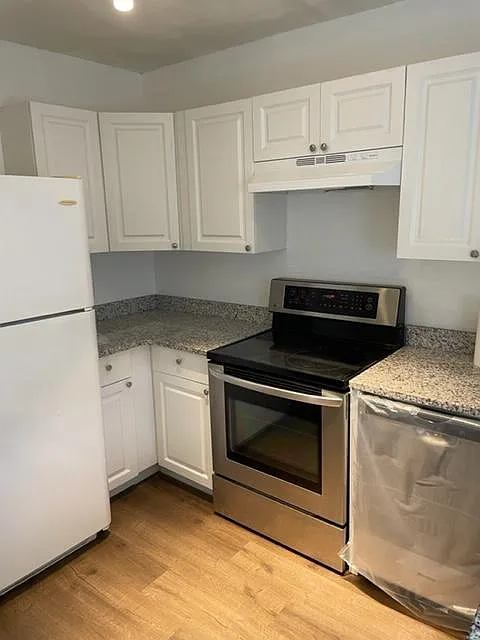 Building Photo - 617 Ixoria Ave #2