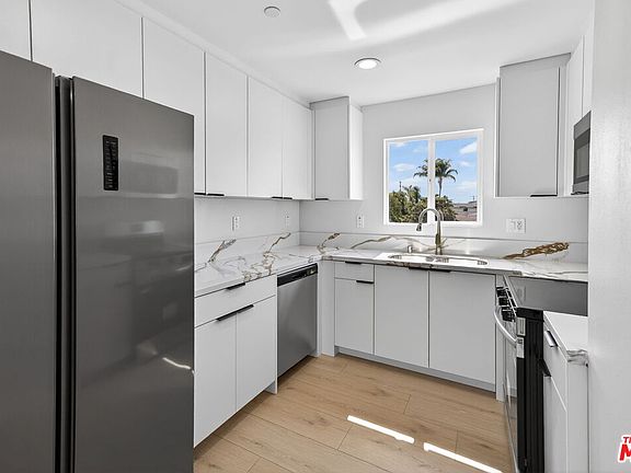 5th image of 3436 Hunter St #1/4