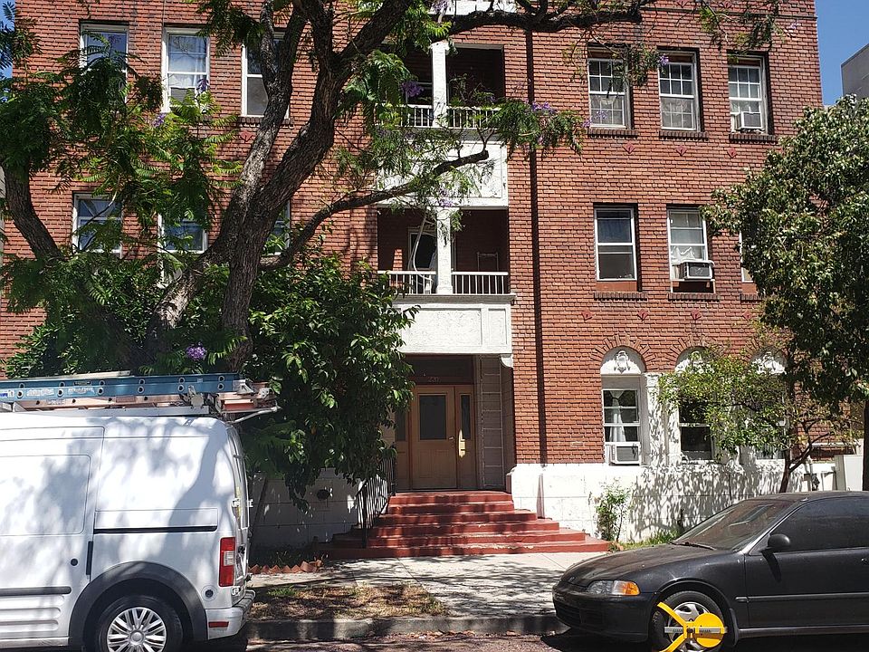 1st image of 220 S Jackson St #103