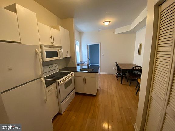 3rd image of 2335 N Park Ave APT 3