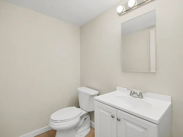 7440 Azalea Ct — Photo 1