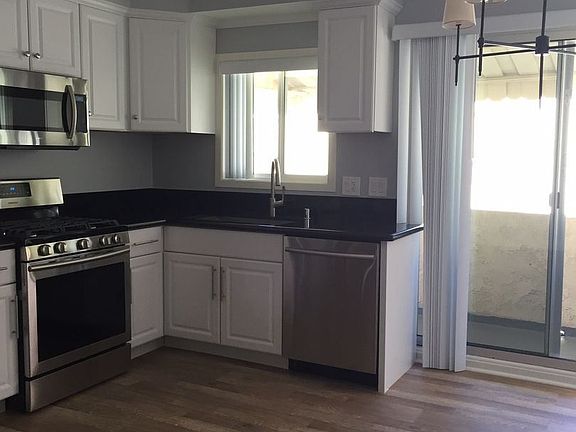 3rd image of 12222 Ohio Ave #2