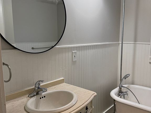 3rd image of 1401 NE 57th Ter