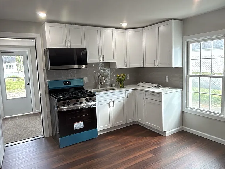 8 Hampton St #B — Photo 15