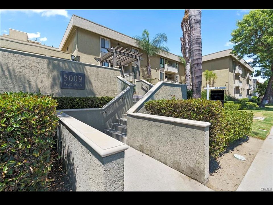 1st image of 5009 Woodman Ave APT 116