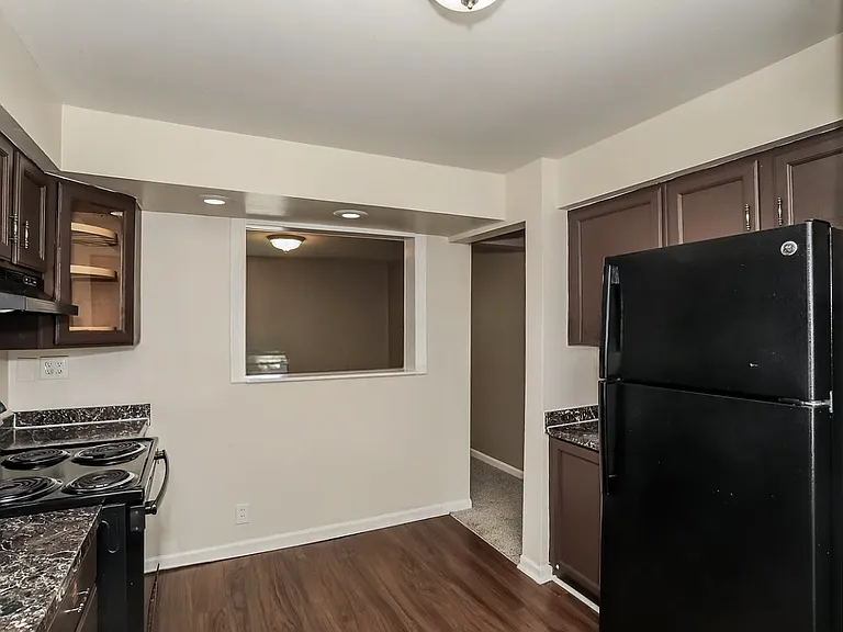 6914 Mearl Ave — Photo 7