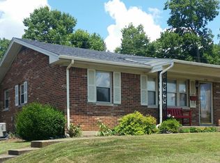 701 Greenwood Dr, Harrodsburg, KY 40330