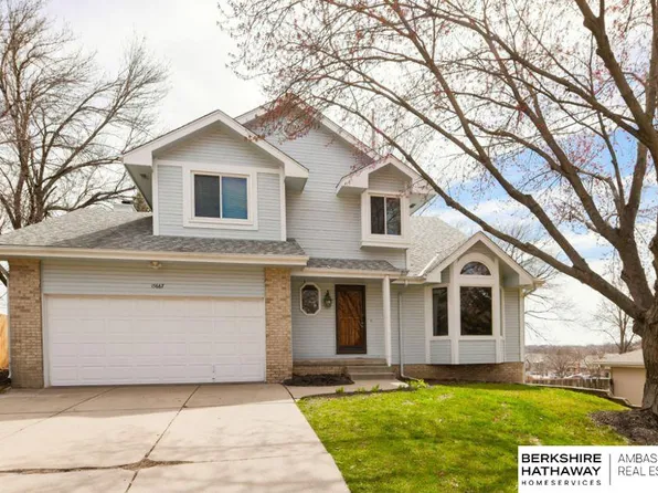 15667 Shamrock Cir, Omaha, NE 68118