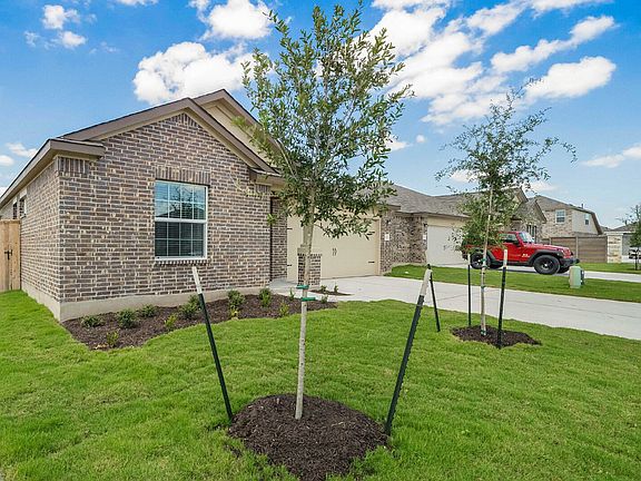2nd image of 102 Sebring Cir
