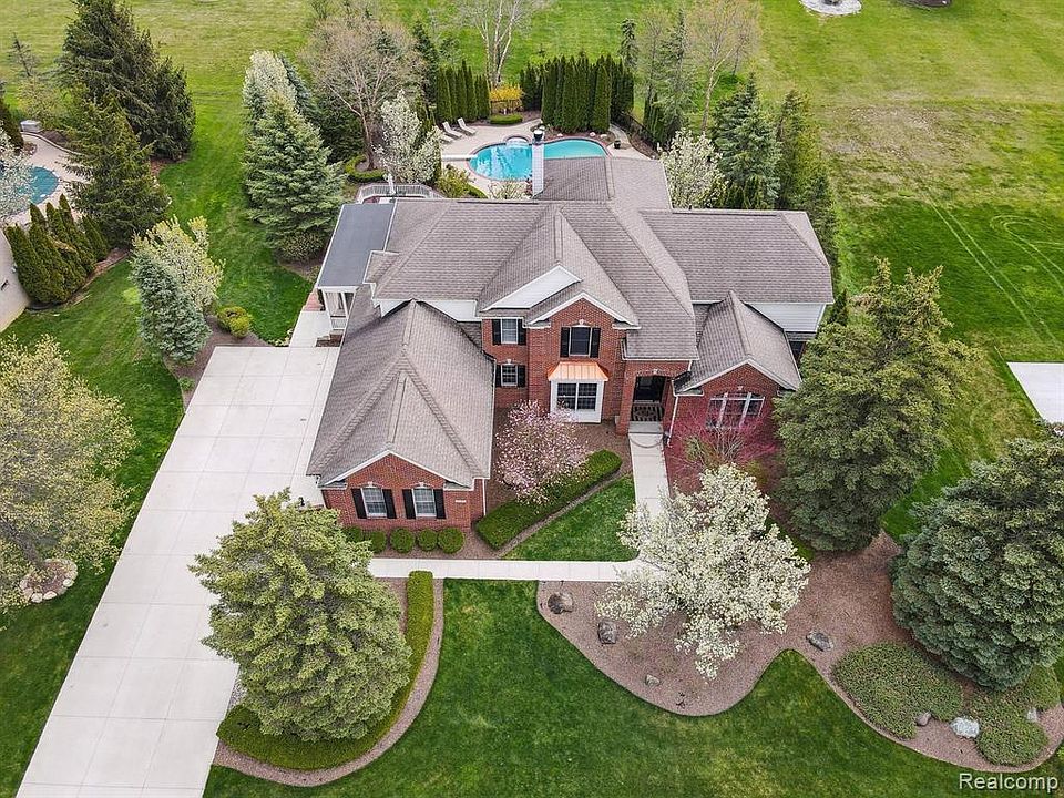 11380 Maple Valley Dr, Plymouth, MI 48170 Zillow