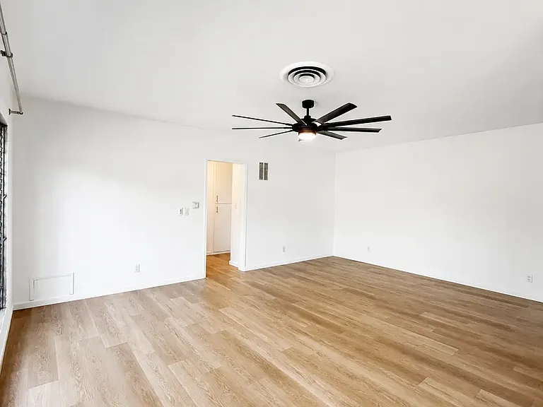 1845 Canyon Dr #11 — Photo 13