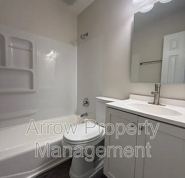 1315 F St #11 — Photo 6