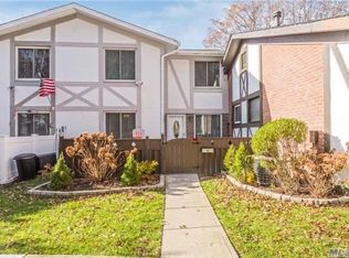 121 Birchwood Rd #28, Medford, NY 11763