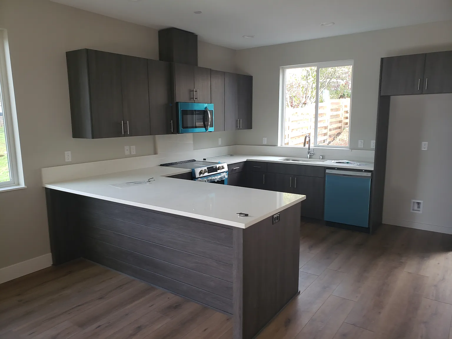 3 bed, 2.5 bath, 1491 sqft, $2,500 — Photo 2