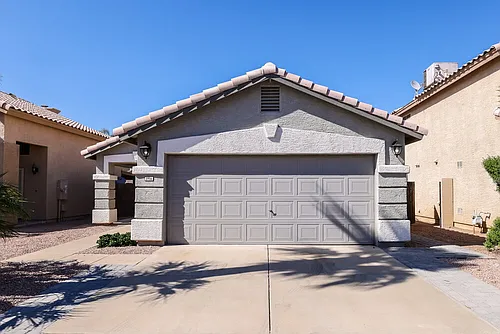 3916 E Morrow Dr Photo 1