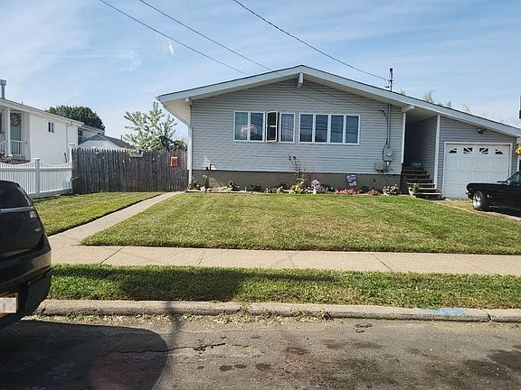 2nd image of 92 Jervis Ave #&-0