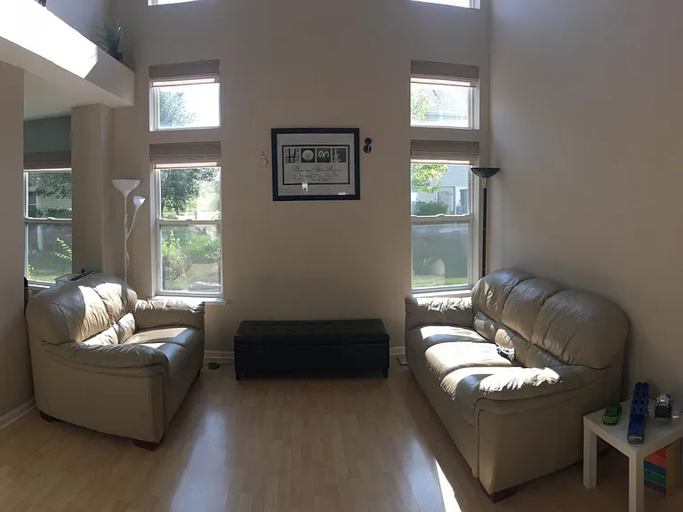 948 Huntington Dr — Photo 15