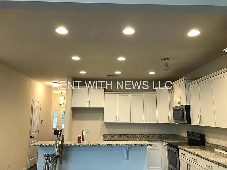 1070 Coldstream Dr — Photo 5