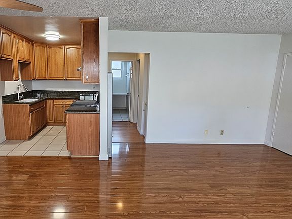 2nd image of 47 N Sierra Bonita Ave APT 4