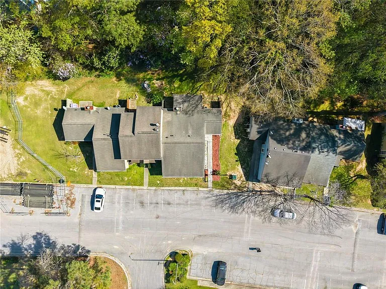 129 Sandalwood Cir — Photo 3