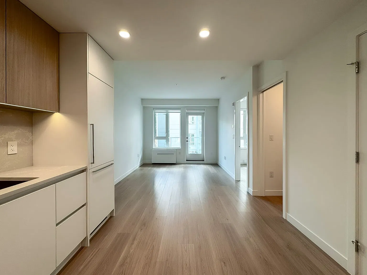 1 bed, 566 sqft, $2,200 — Photo 4