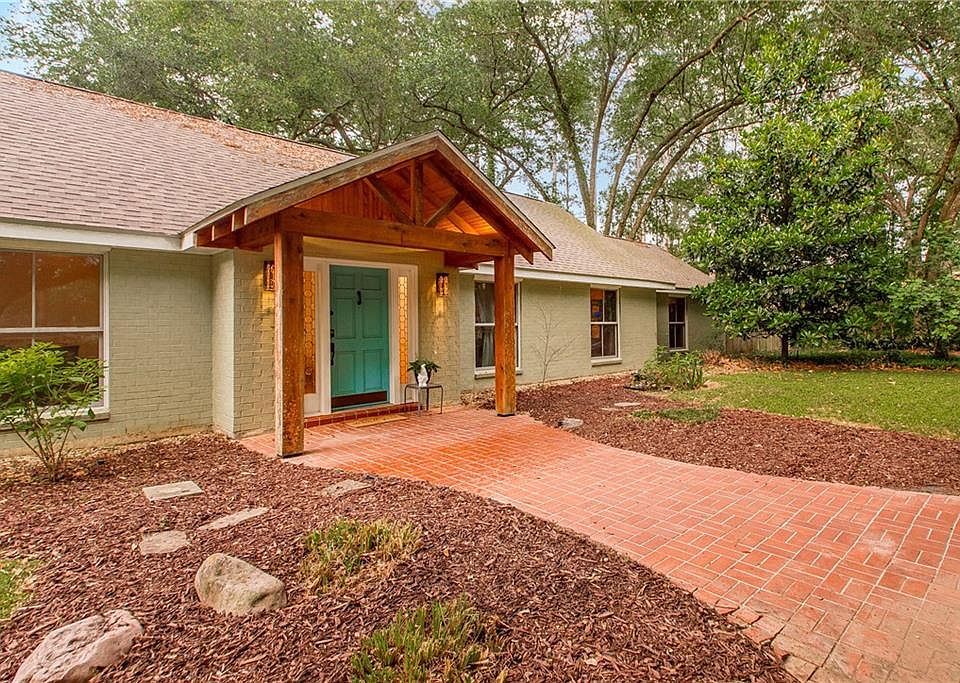 1st image of 156 Oak Hollow Dr
