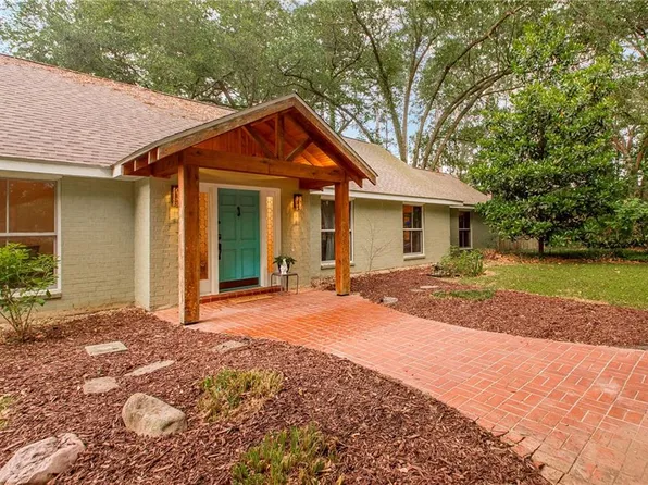 156 Oak Hollow Dr, Hammond, LA 70401