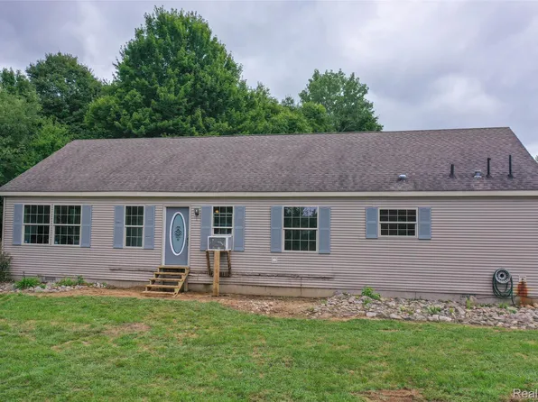 2302 Stiles Rd, Brown City, MI 48416