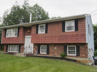 8 Macintosh Dr, Middletown, NY 10941