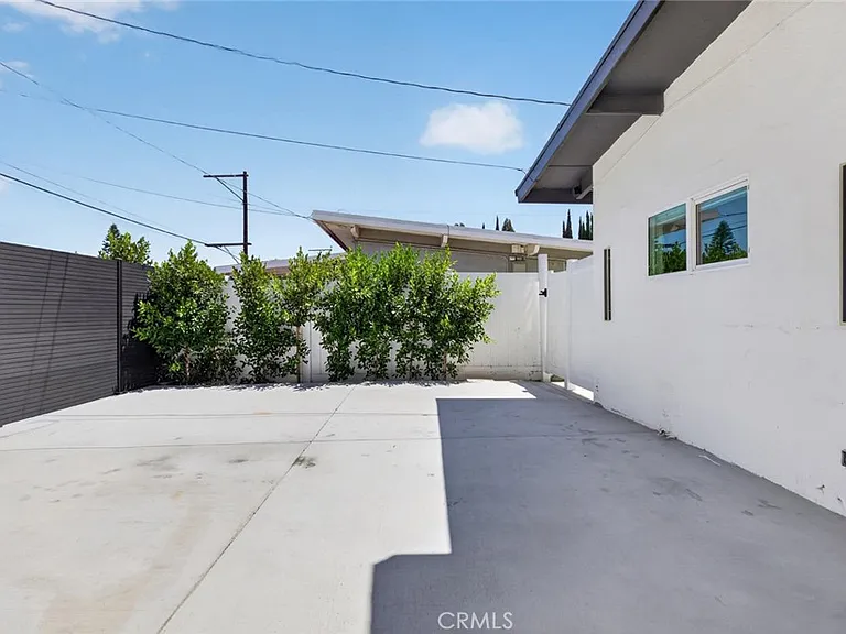 10806 Paso Robles Ave — Photo 29