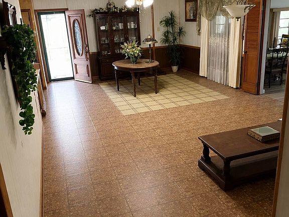 3rd image of 1104 Maginnis St