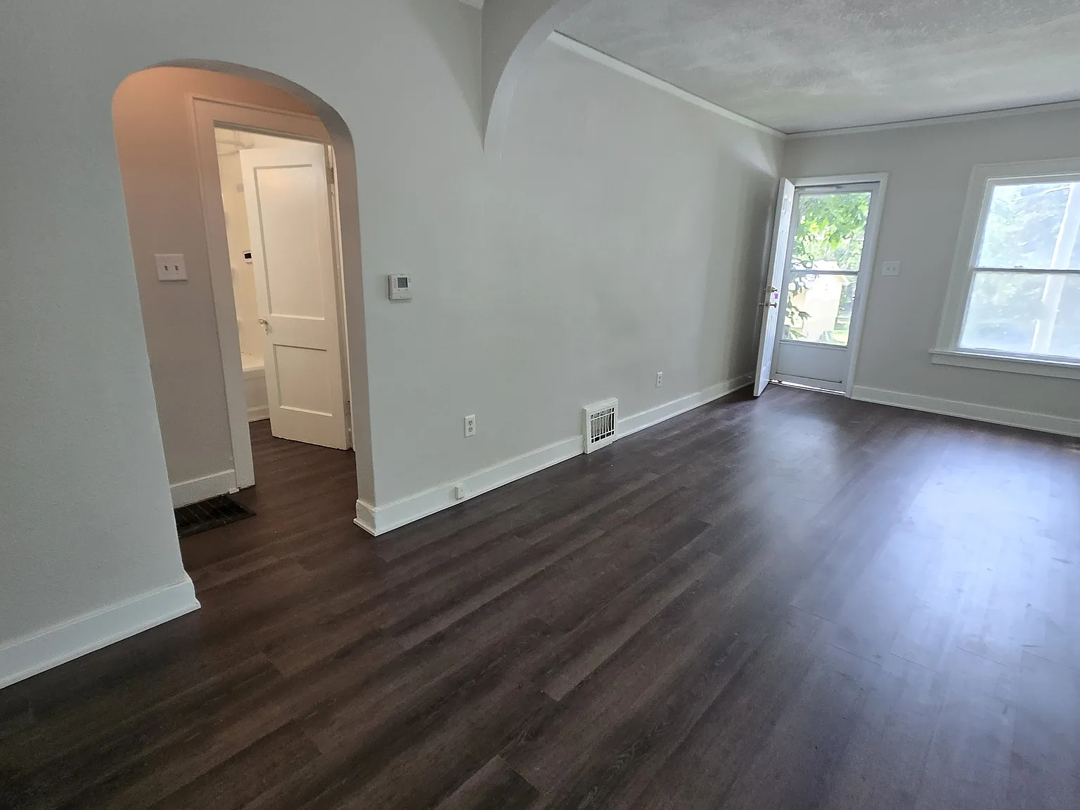 2 bed, 676 sqft, $1,100 — Photo 4