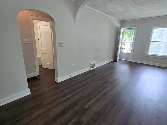 4th image of 2909 1st St