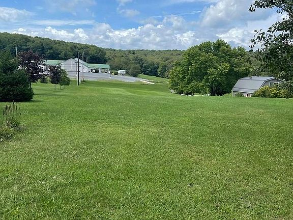 3rd image of 161 Leprechaun Ln