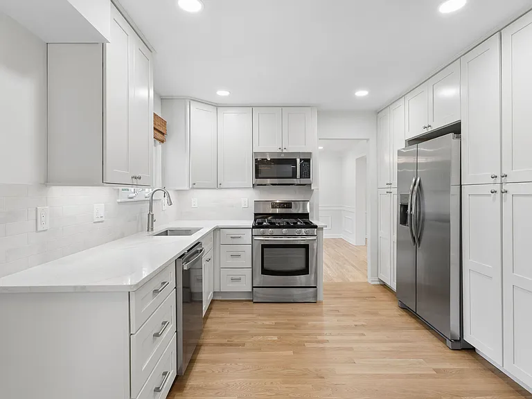 306 Candlewood Ln — Photo 6