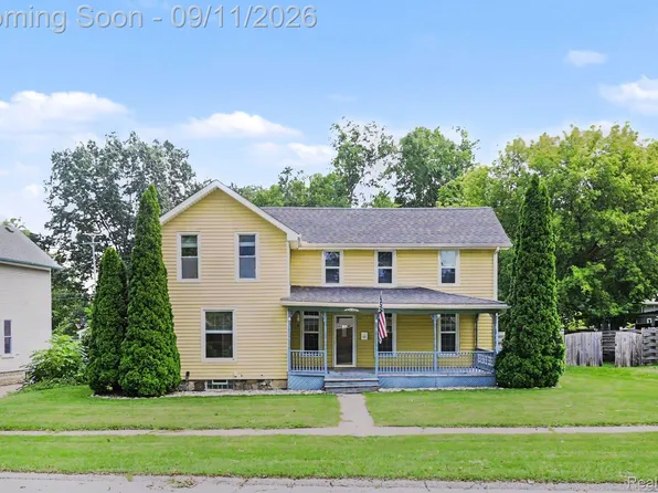 409 Fleming St, Howell, MI 48843