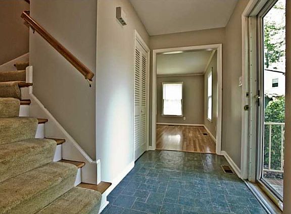 3rd image of 733 Bunker Hill Cir