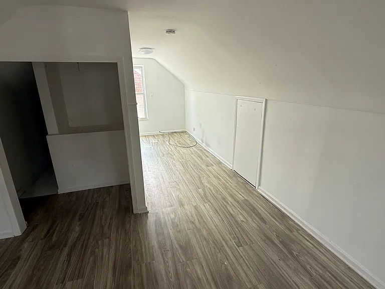 9725 Ruth Ave — Photo 19